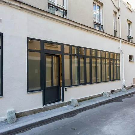 Appartement Cmg Boulevard Voltaire / Truillot D Paris