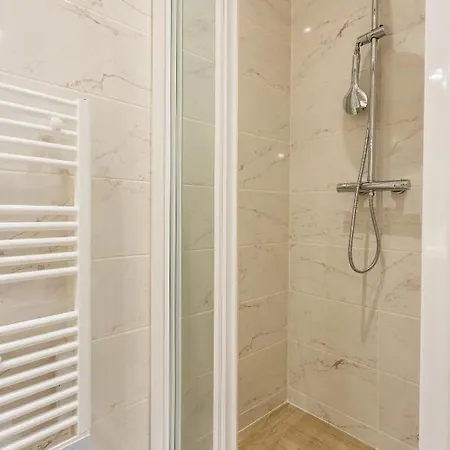 Cmg Boulevard Voltaire / Truillot D Appartement Paris